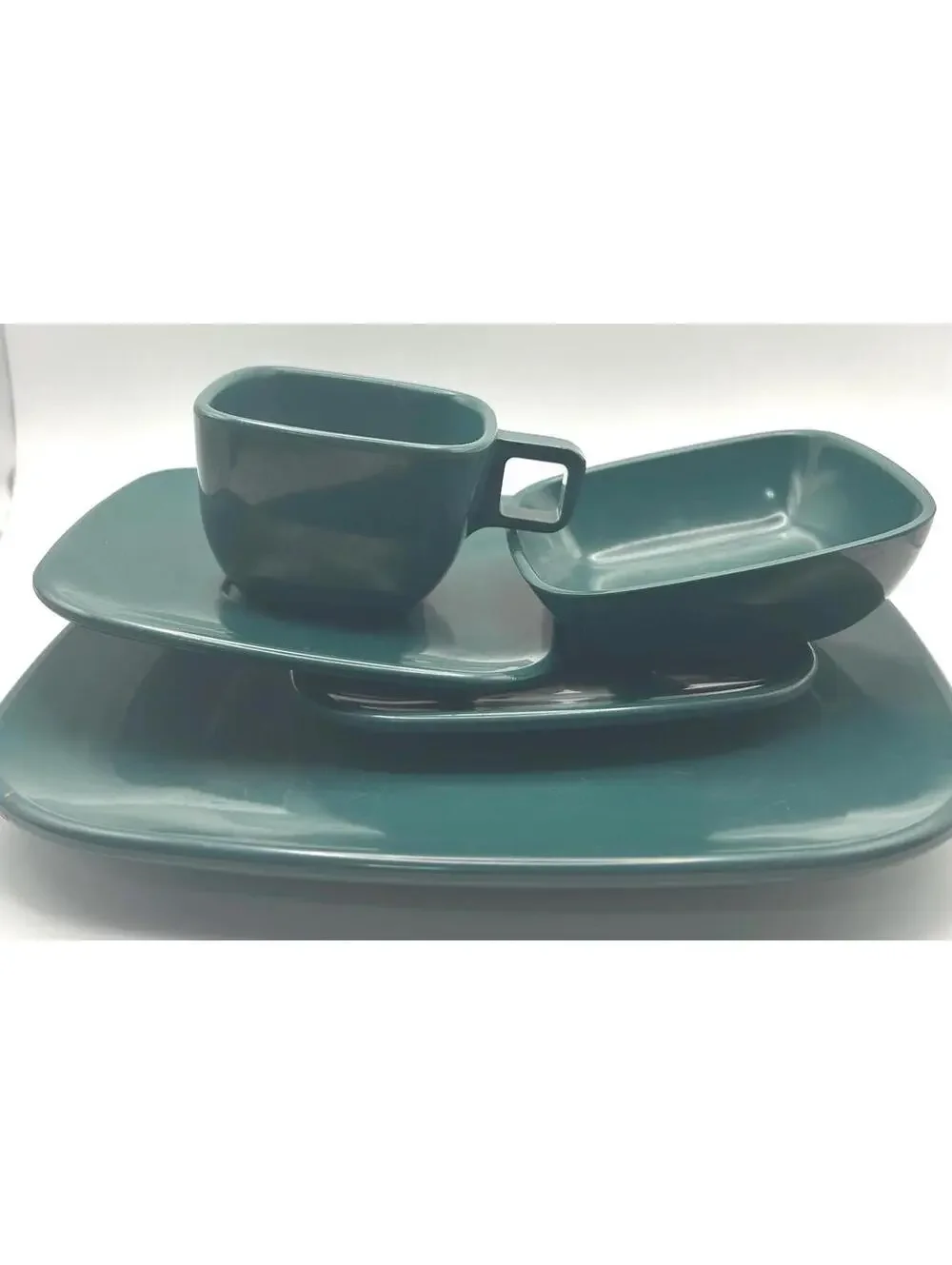 Arrowhead Brookpark Ever Ware Melmac Dishes.